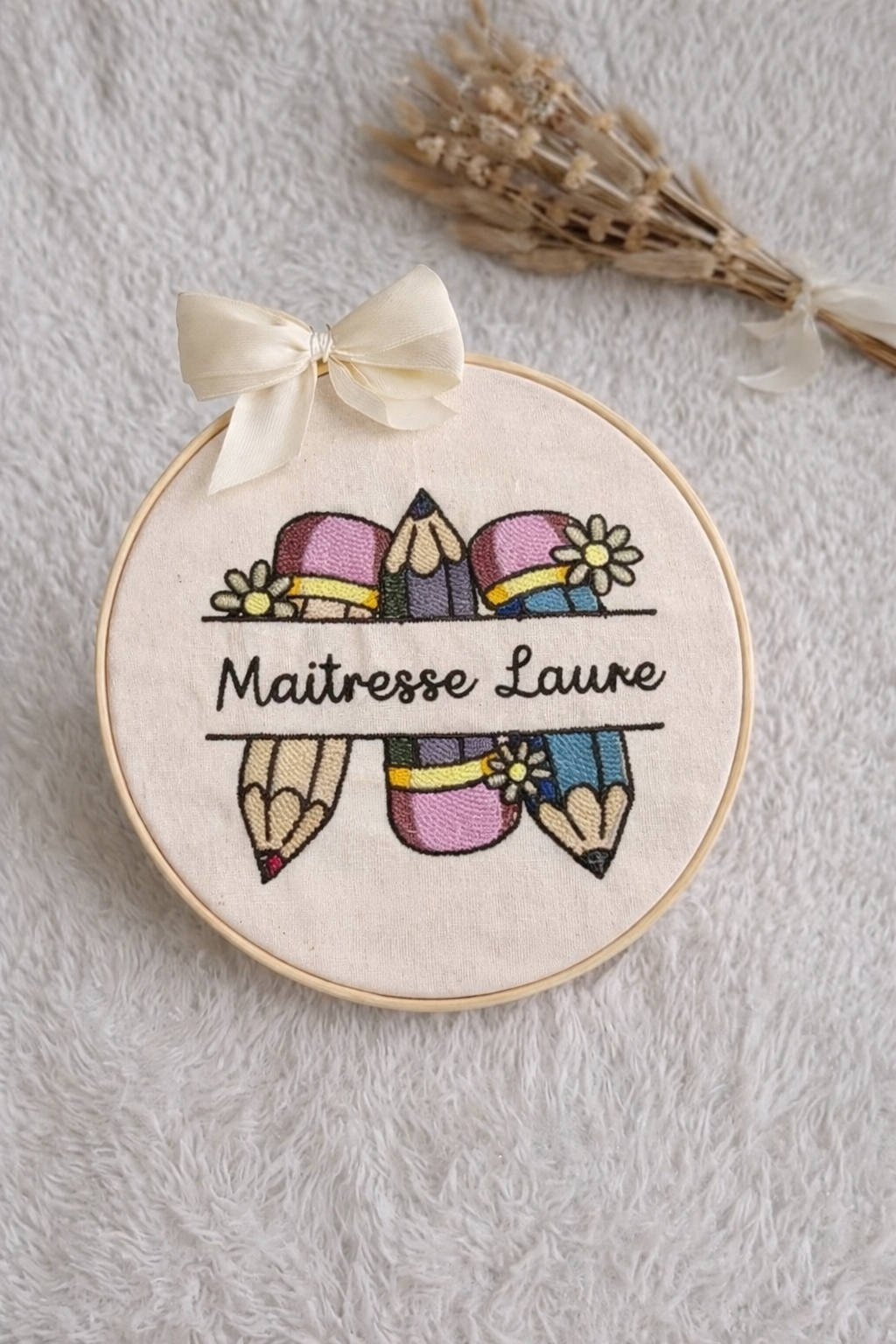 Tambourin brodé personnalisé - Cadeau Maitresse / Nounou / ATSEM Prénom au choix