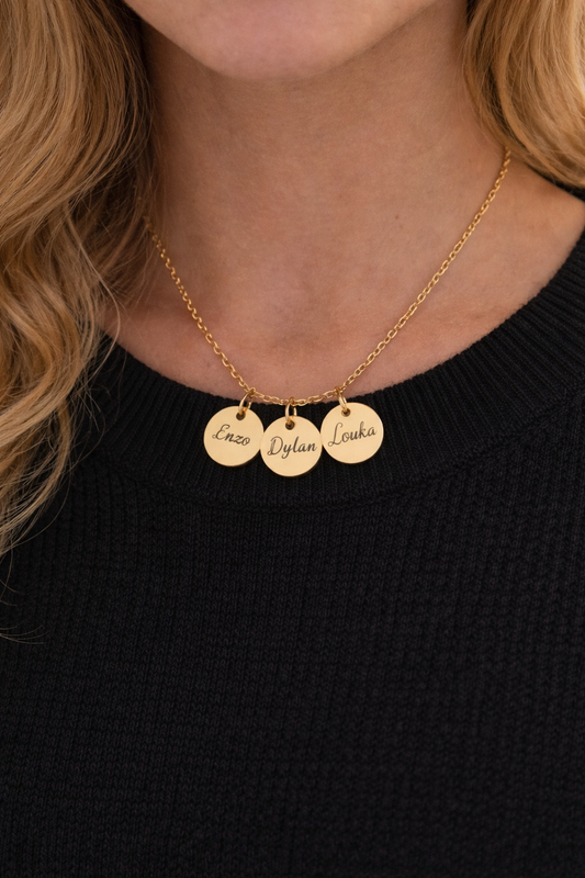 Collier personnalisé multi-médailles gravées – Prénoms & dates au verso