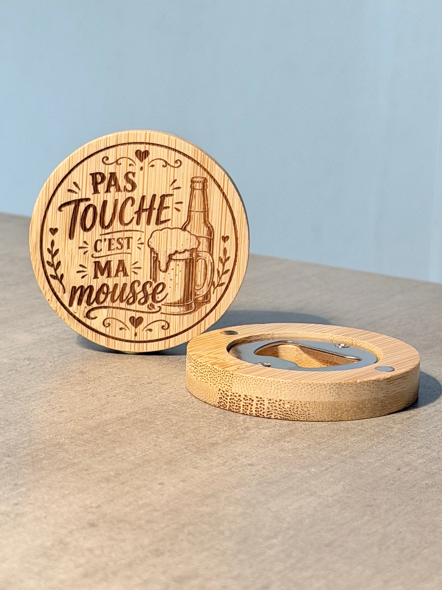 Décapsuleur magnétique en bambou gravé - Cadeau humour bière frigo