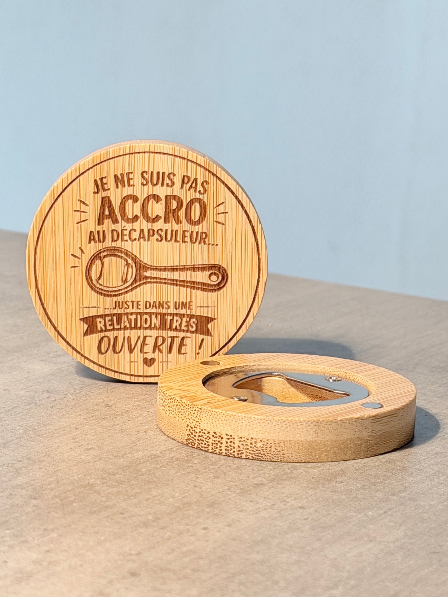 Décapsuleur magnétique en bambou gravé - Cadeau humour bière frigo